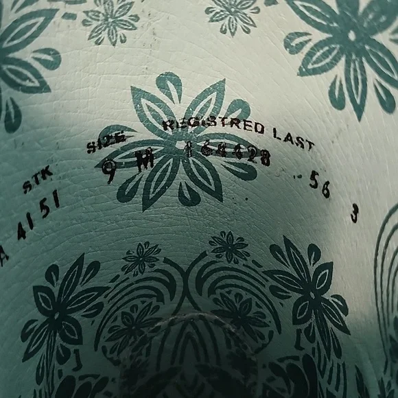 Corral Women's Distressed Leather Boots Size 9 Intricate Floral Embroidery - Picture 4 of 16